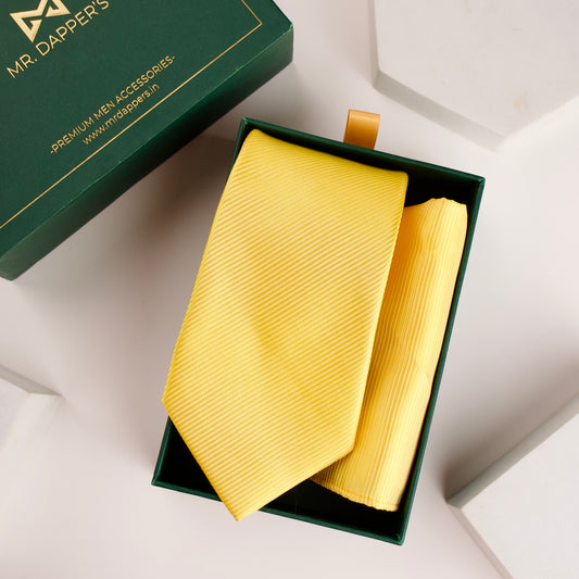 Premium men's tie and pocket square
Matching tie and pocket square for weddings
Men's fashion accessories
Sophisticated tie and pocket square combo